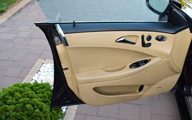 Mercedes-Benz CLS cena 56000 przebieg: 261000, rok produkcji 2007 z Warszawa małe 497